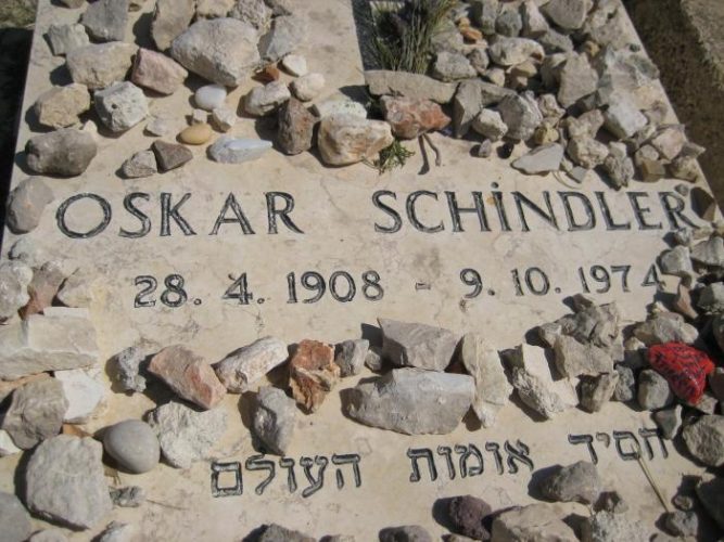 Perché gli ebrei mettono i sassi sulle tombe